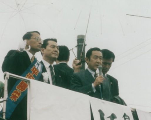 平沢勝栄